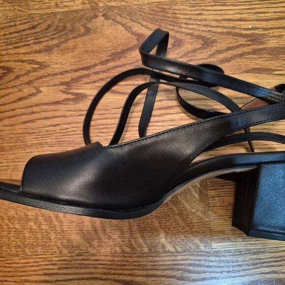 NWB ALOHAS Black Leather Strappy Sandals sz39 - Picture 1 of 6